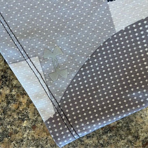 Under Armour tank - Picture 4 of 8